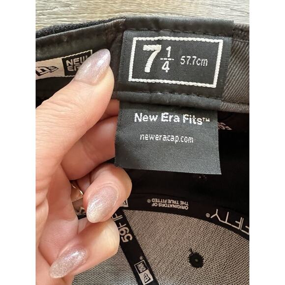 The Joker Batman "Heath Ledger" NEW ERA 59FIFTY Hat Cap Brand New Rare 7 1/4 NWT - Picture 6 of 8